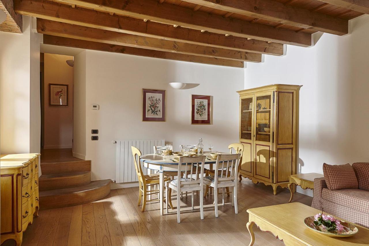 Joivy Charming Apartment Centre Of Como Exterior photo